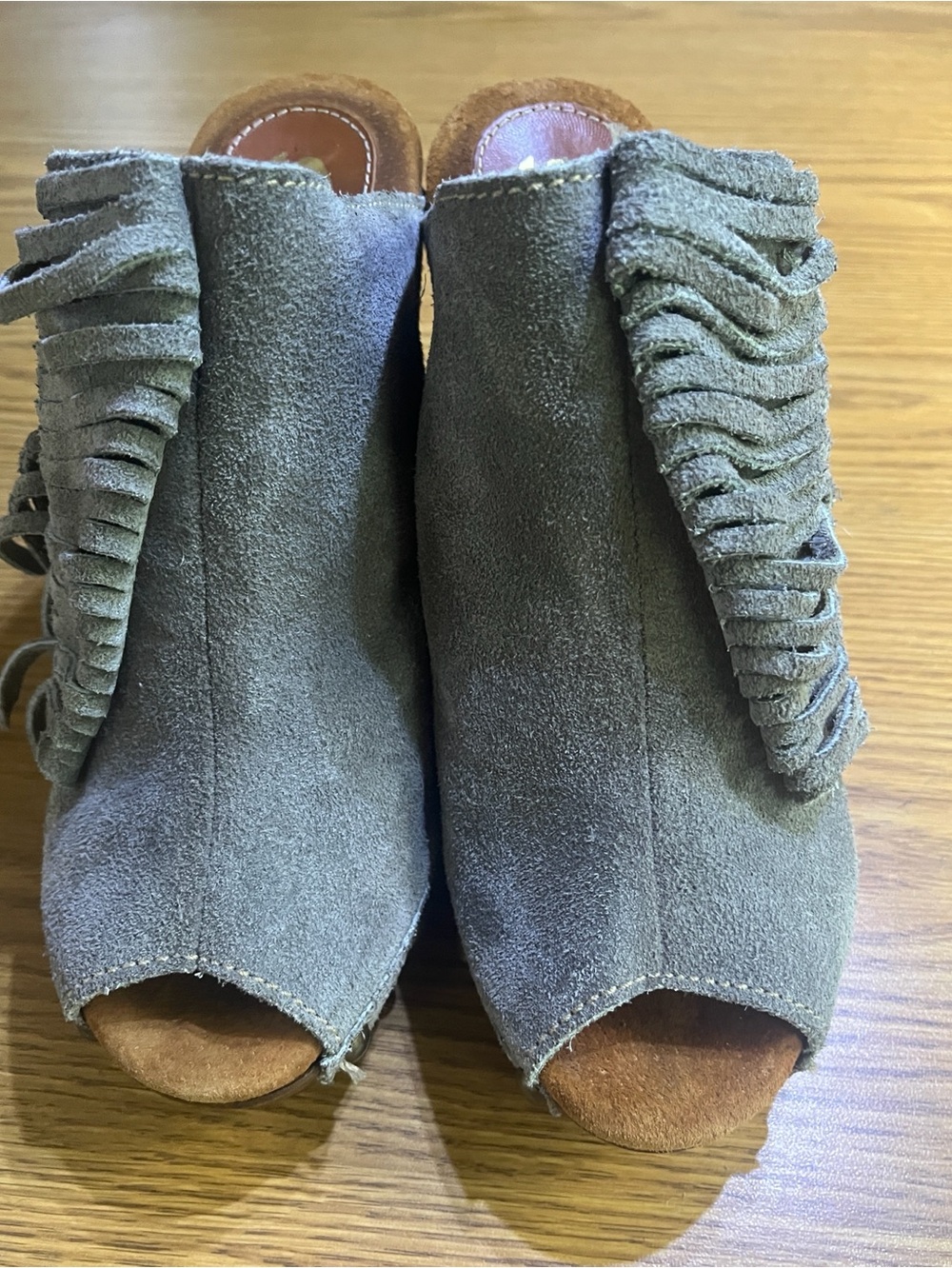 Sbicca Vintage Collections Grey Suede Peep-Toe Mules with fringe size 8.5/39
